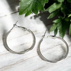 5 For $25💫Classic Smooth Silver Wire Minimalist Hoops